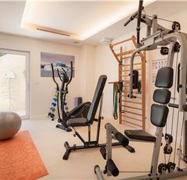 Luxury 6 Bedroom Brac Island Beach Front Villa With Heated Infinity Pool and lift near Sumartin sleeps 12